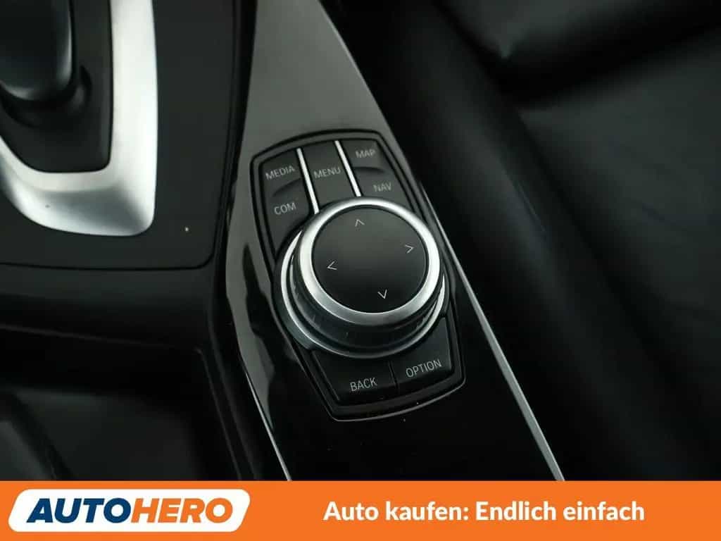 BMW 118 i Sport Line Aut.*NAVI*PDC*SHZ*TEMPO*ALU* 12/2018-photo-24
