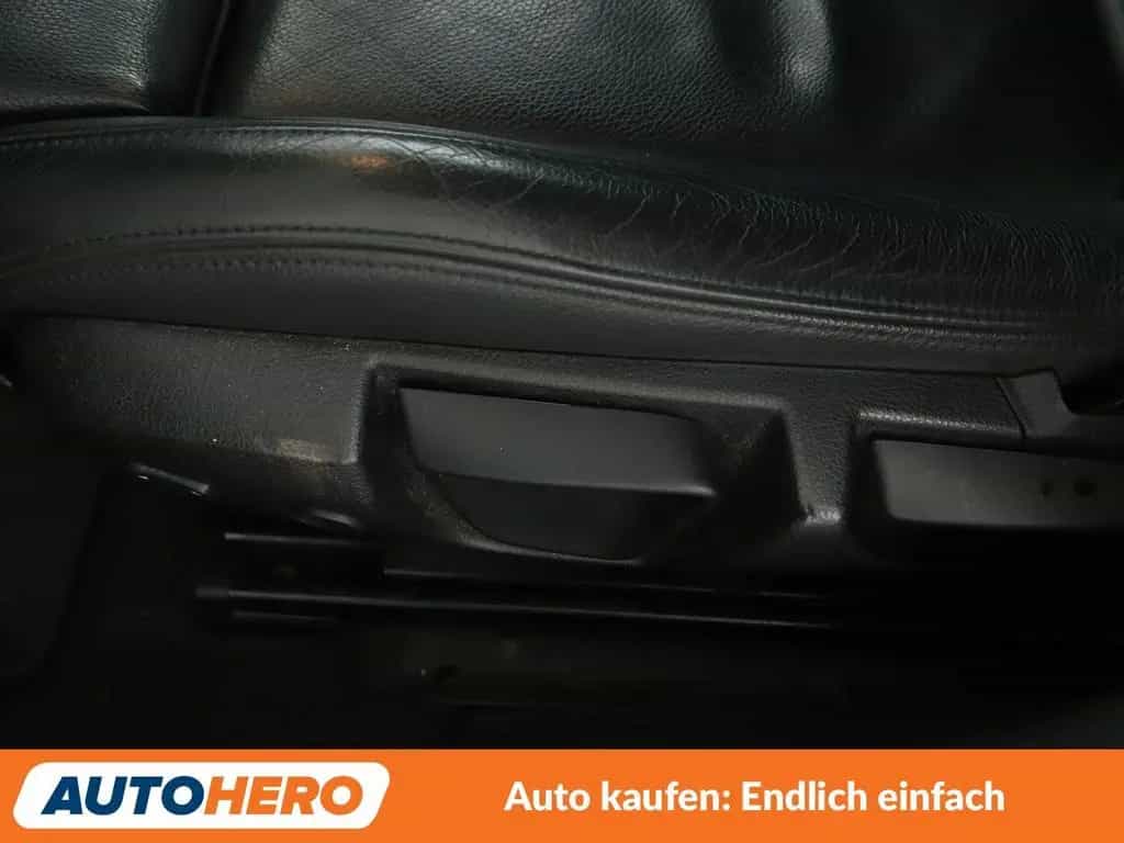 BMW 118 i Sport Line Aut.*NAVI*PDC*SHZ*TEMPO*ALU* 12/2018-photo-28