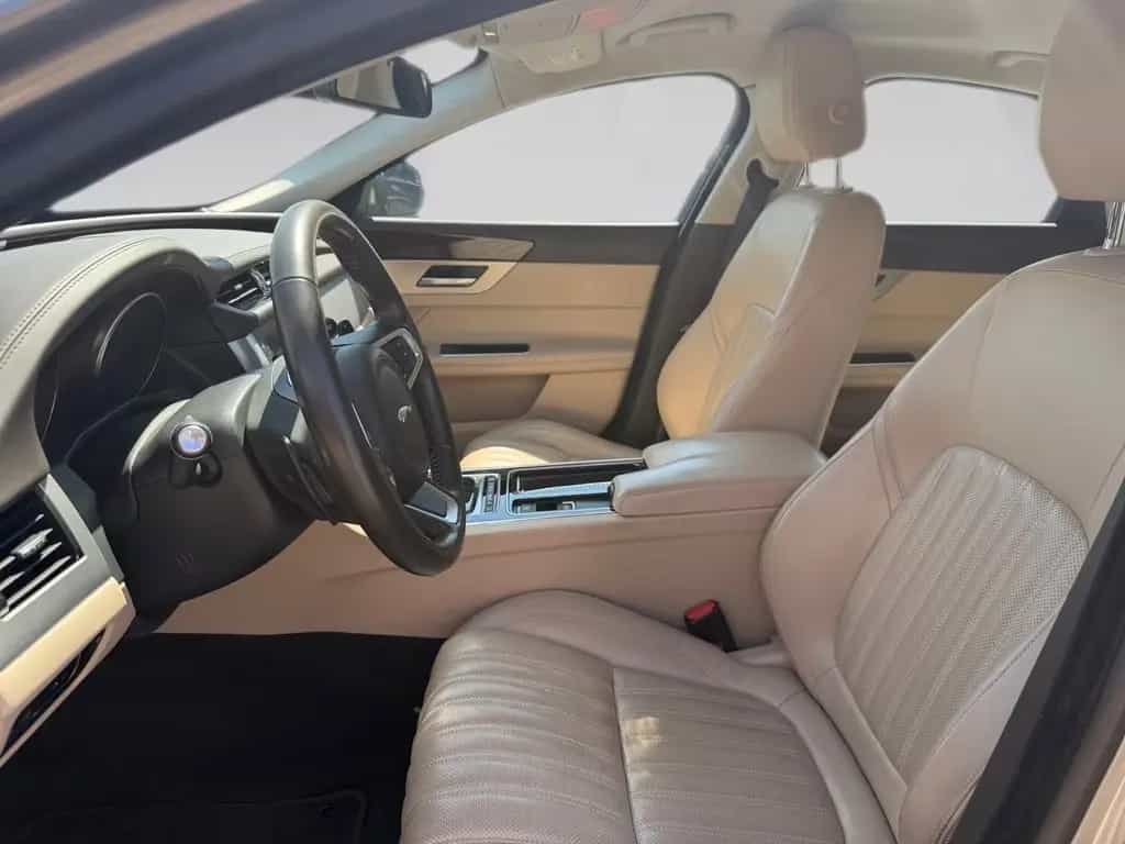 Jaguar XF 20t Portfolio *NAVI*SITZ-HZ.*KAMERA 08/2018-photo-10