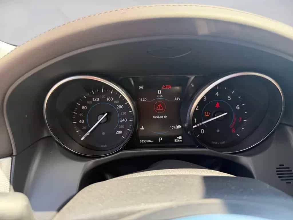 Jaguar XF 20t Portfolio *NAVI*SITZ-HZ.*KAMERA 08/2018-photo-13