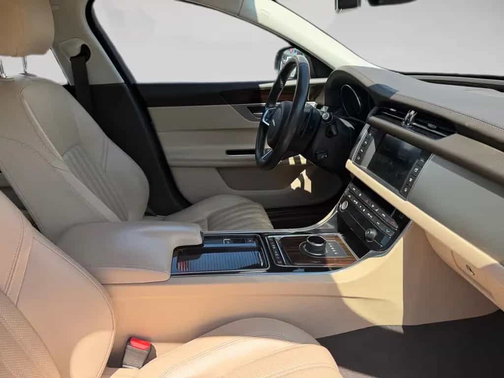 Jaguar XF 20t Portfolio *NAVI*SITZ-HZ.*KAMERA 08/2018-photo-14