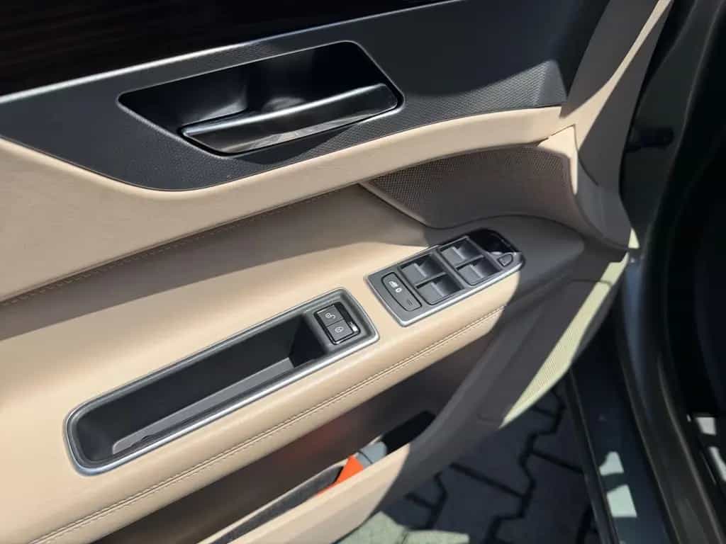 Jaguar XF 20t Portfolio *NAVI*SITZ-HZ.*KAMERA 08/2018-photo-18