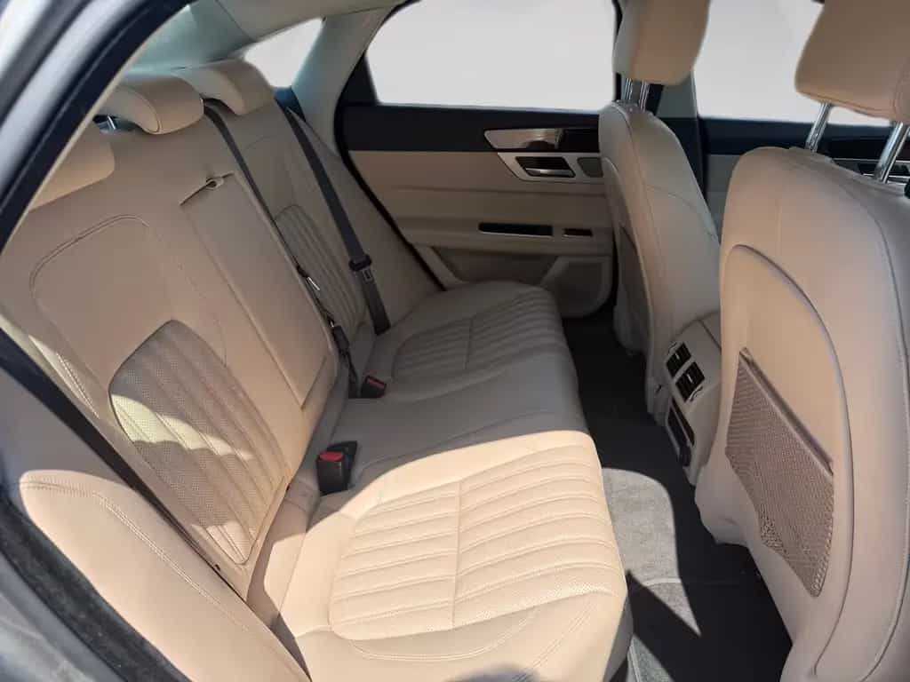 Jaguar XF 20t Portfolio *NAVI*SITZ-HZ.*KAMERA 08/2018-photo-20