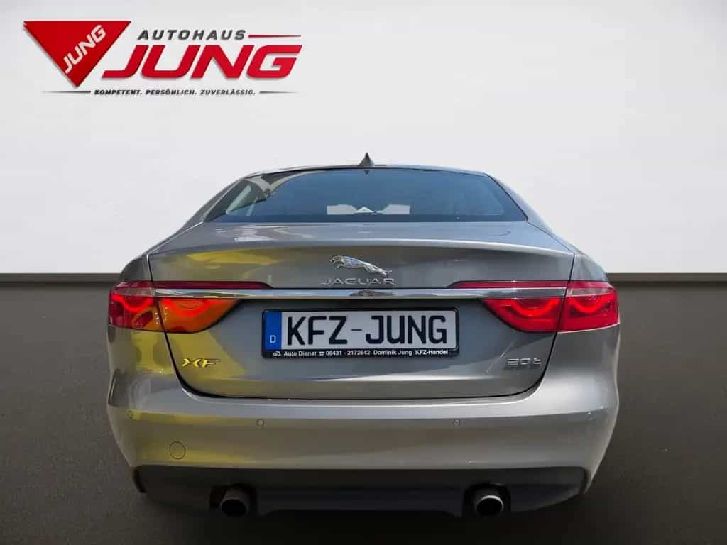Jaguar XF 20t Portfolio *NAVI*SITZ-HZ.*KAMERA 08/2018-photo-8