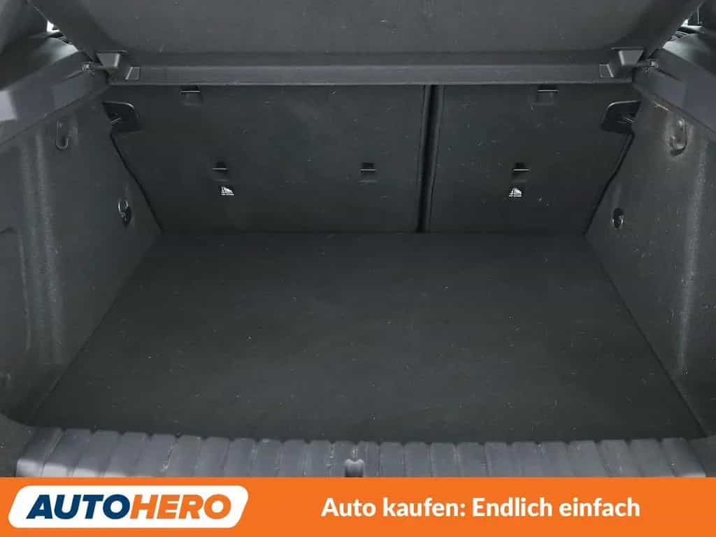 BMW 118 i Sport Line *NAVI*LED*TEMPO*PDC*SHZ*ALU* 12/2019-photo-17
