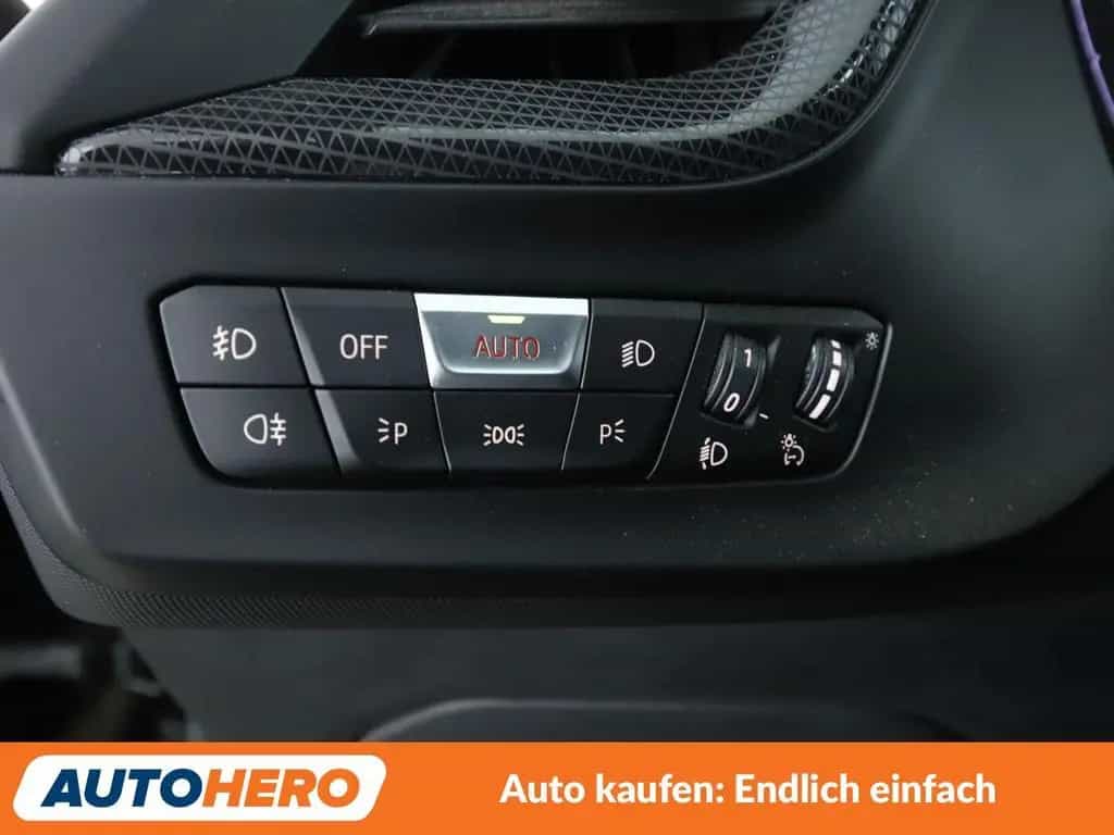 BMW 118 i Sport Line *NAVI*LED*TEMPO*PDC*SHZ*ALU* 12/2019-photo-24