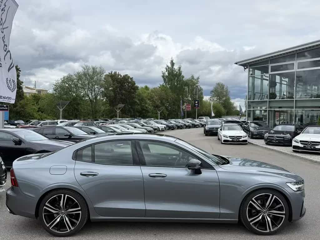 Volvo S60 T5/R-DESIGN/PANORAMA/KAMERA/HARMAN-KARDON 12/2019-photo-6
