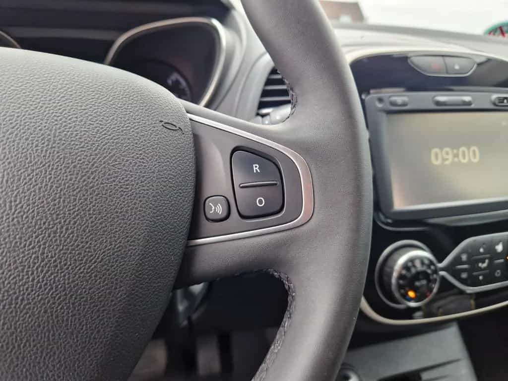 Renault Captur +Automatik+Kamera+AHK+HU und ÖL neu 10/2017-photo-30