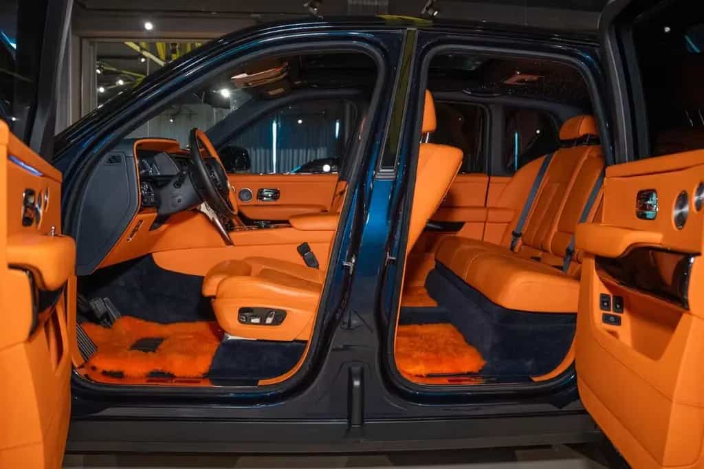 Rolls-Royce Cullinan Black Badge Extra leather|360|Starlight 06/2020-photo-1