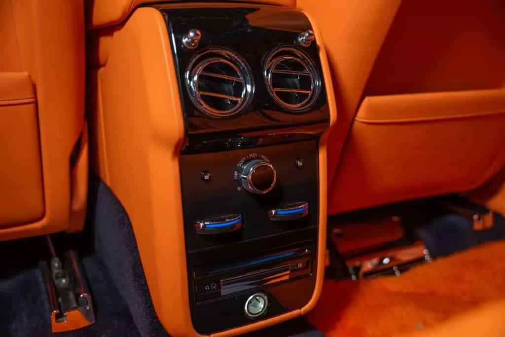 Rolls-Royce Cullinan Black Badge Extra leather|360|Starlight 06/2020-photo-15