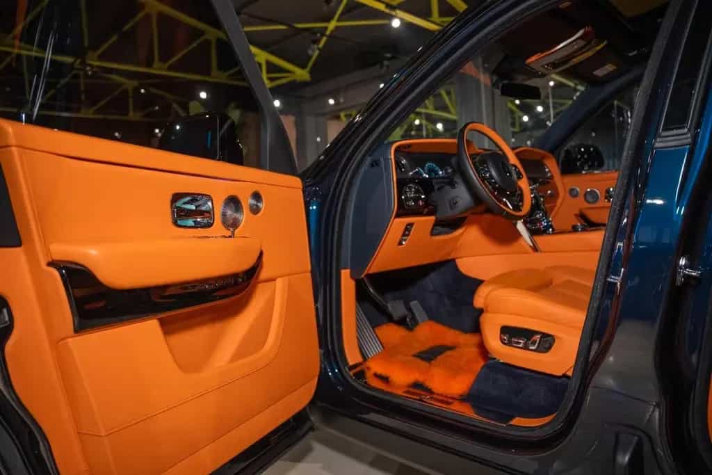 Rolls-Royce Cullinan Black Badge Extra leather|360|Starlight 06/2020-photo-2