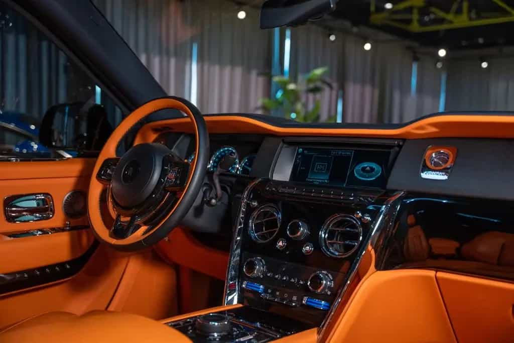 Rolls-Royce Cullinan Black Badge Extra leather|360|Starlight 06/2020-photo-23