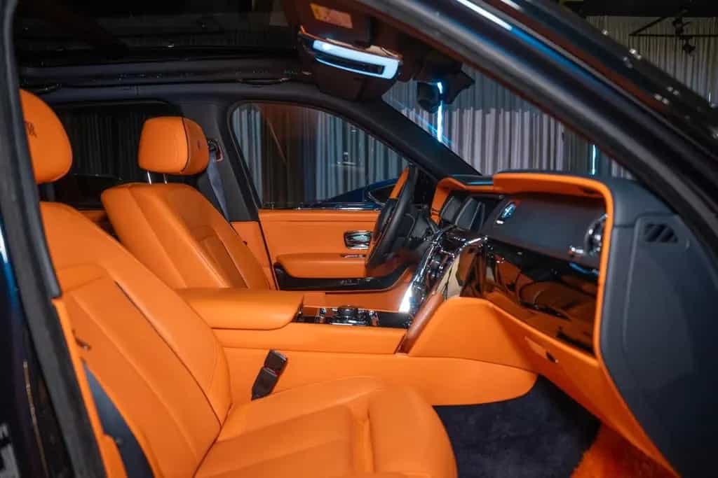 Rolls-Royce Cullinan Black Badge Extra leather|360|Starlight 06/2020-photo-24