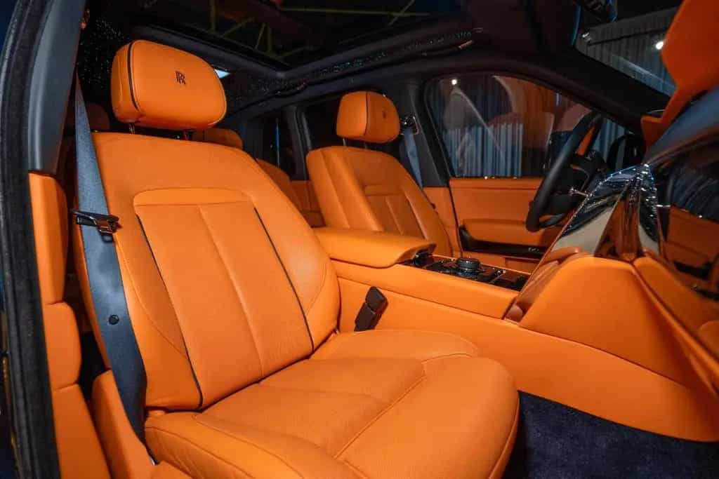 Rolls-Royce Cullinan Black Badge Extra leather|360|Starlight 06/2020-photo-25