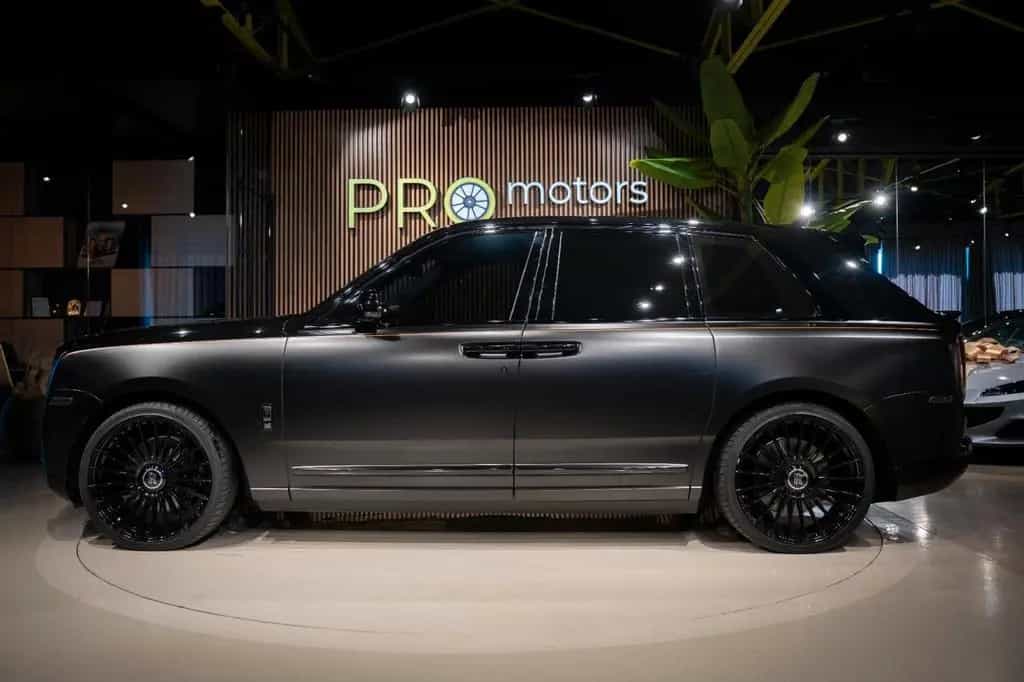 Rolls-Royce Cullinan Black Badge Extra leather|360|Starlight 06/2020-photo-27