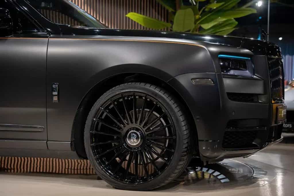Rolls-Royce Cullinan Black Badge Extra leather|360|Starlight 06/2020-photo-39