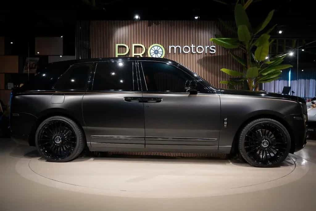 Rolls-Royce Cullinan Black Badge Extra leather|360|Starlight 06/2020-photo-40
