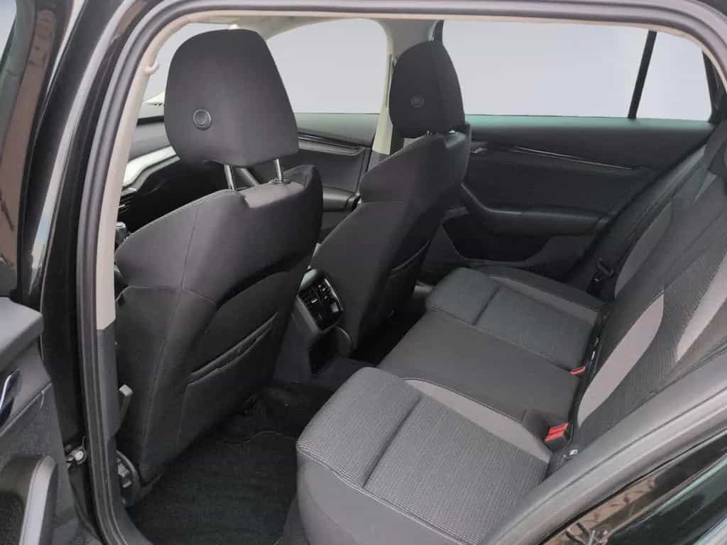 Skoda Octavia Combi 1.5 TSI Ambition NAVI+MATRIX+SHZ 06/2021-photo-12
