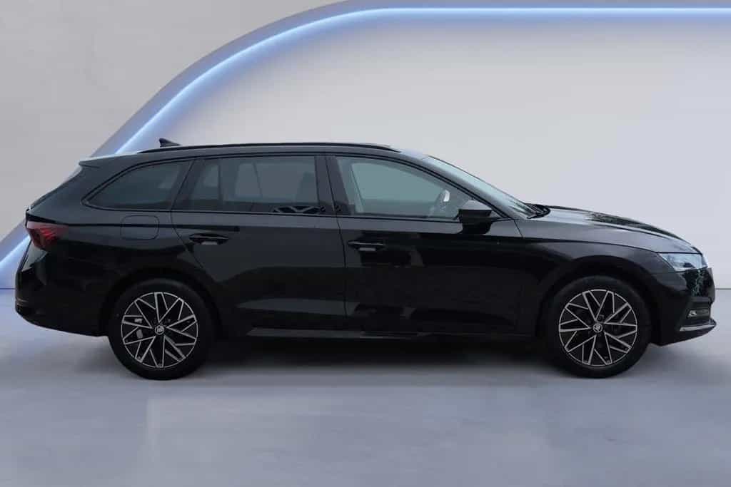 Skoda Octavia Combi 1.5 TSI Ambition NAVI+MATRIX+SHZ 06/2021-photo-5