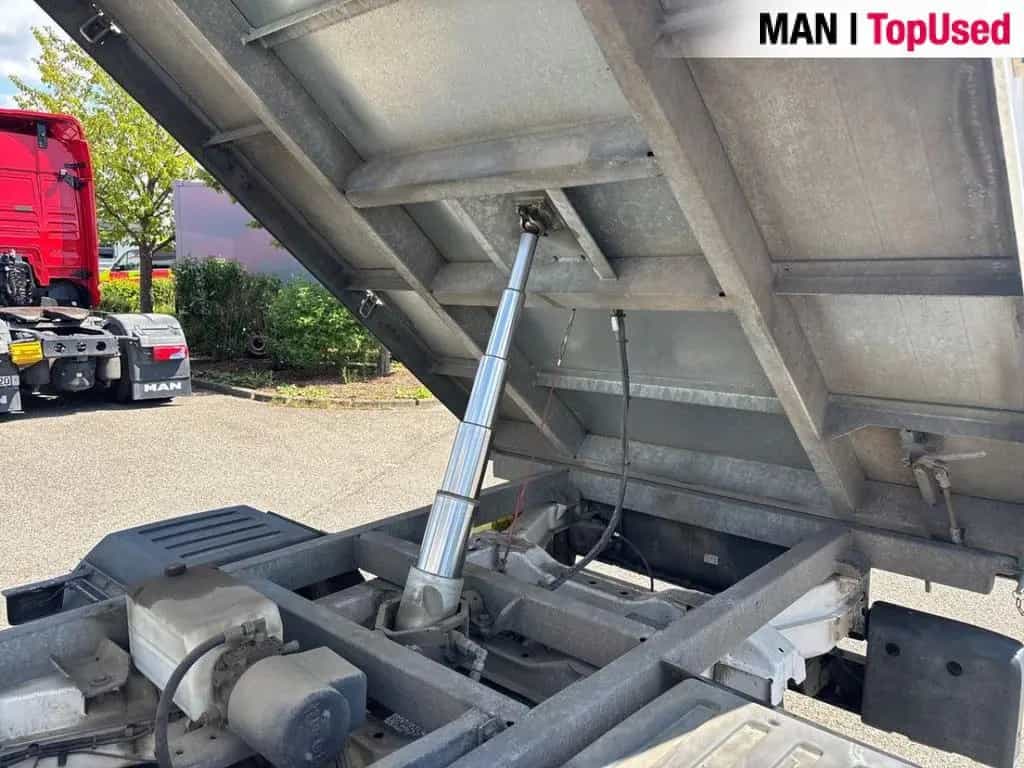 MAN TGE 6.180 4X2 SB Klima 02/2022-photo-26