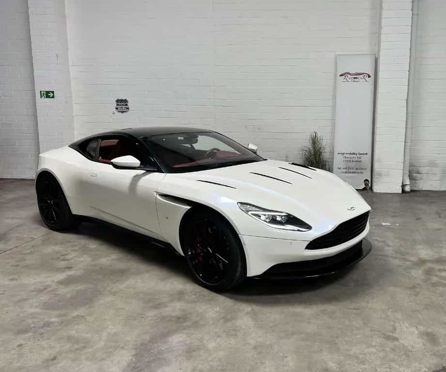 Aston Martin DB11 DB11 V12 Coupe 05/2017-photo-1