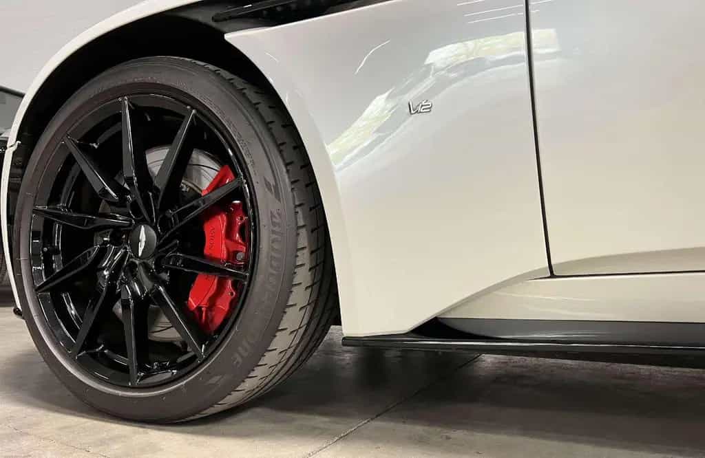 Aston Martin DB11 DB11 V12 Coupe 05/2017-photo-10