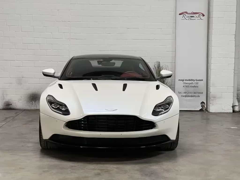 Aston Martin DB11 DB11 V12 Coupe 05/2017-photo-2