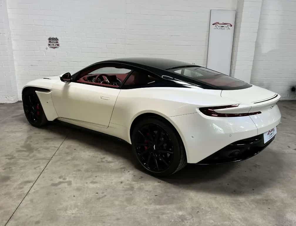 Aston Martin DB11 DB11 V12 Coupe 05/2017-photo-5