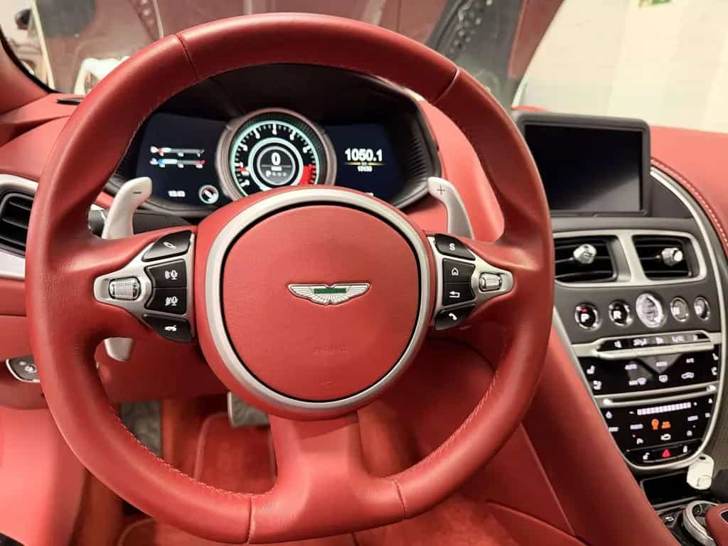 Aston Martin DB11 DB11 V12 Coupe 05/2017-photo-9