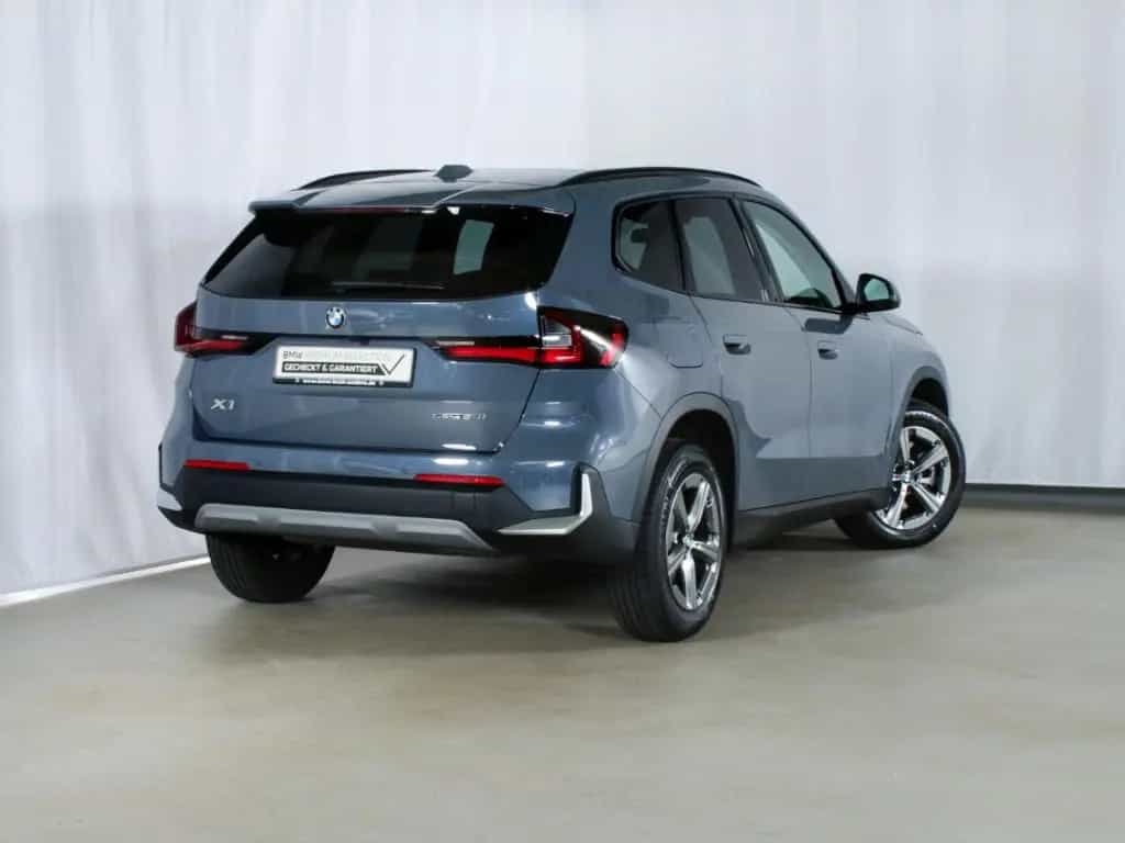 BMW X1 sDrive 20i LED PDC Navigation Ablagenpaket 11/2025-photo-1