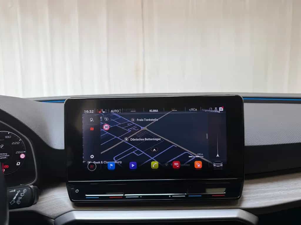 Seat Leon 1.5 eTSI AHK|Pano|Navi|CAM|Lenkrhzg. 08/2021-photo-10