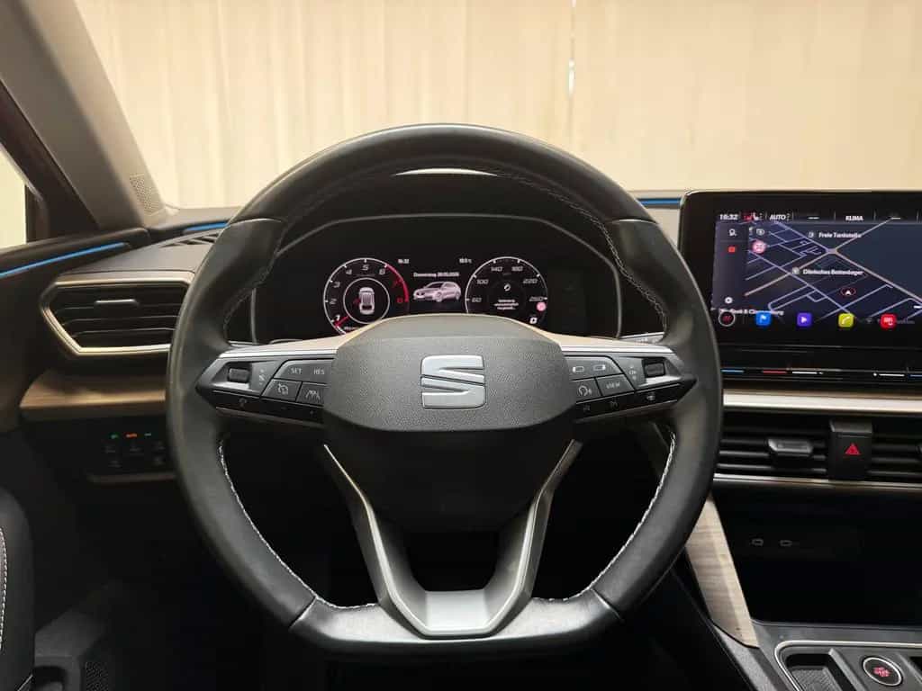 Seat Leon 1.5 eTSI AHK|Pano|Navi|CAM|Lenkrhzg. 08/2021-photo-9