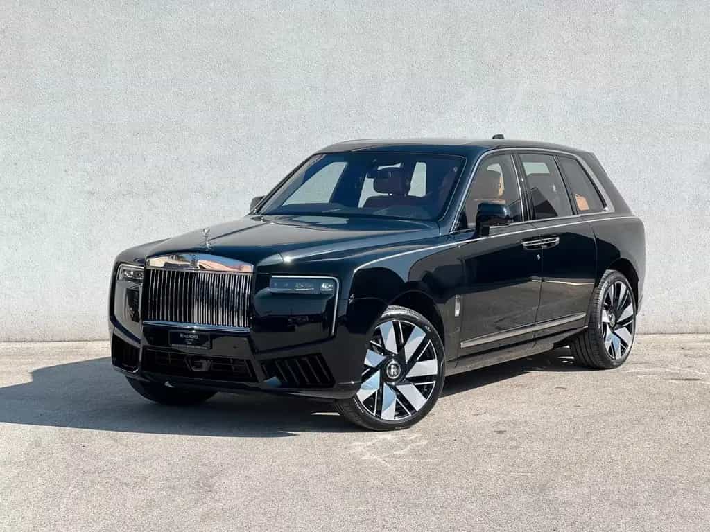 Rolls-Royce Cullinan - null-photo-0