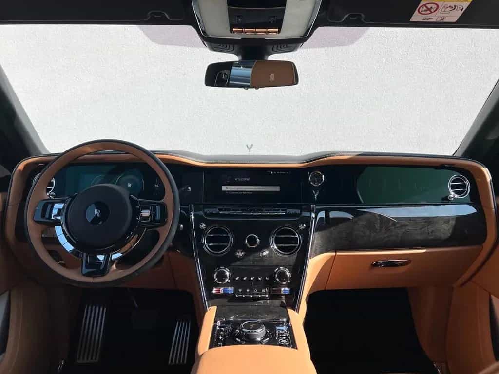 Rolls-Royce Cullinan - null-photo-15