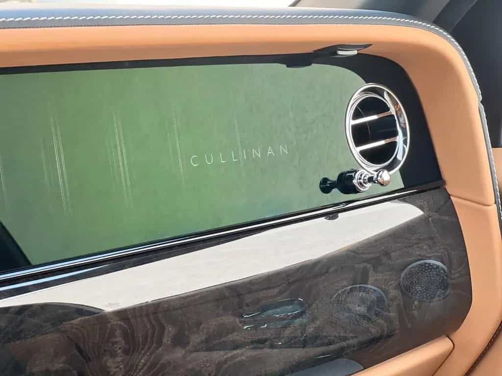 Rolls-Royce Cullinan - null-photo-26