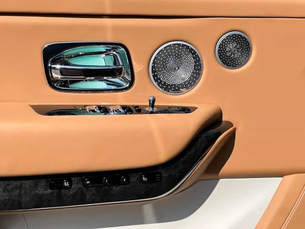 Rolls-Royce Cullinan - null-photo-28
