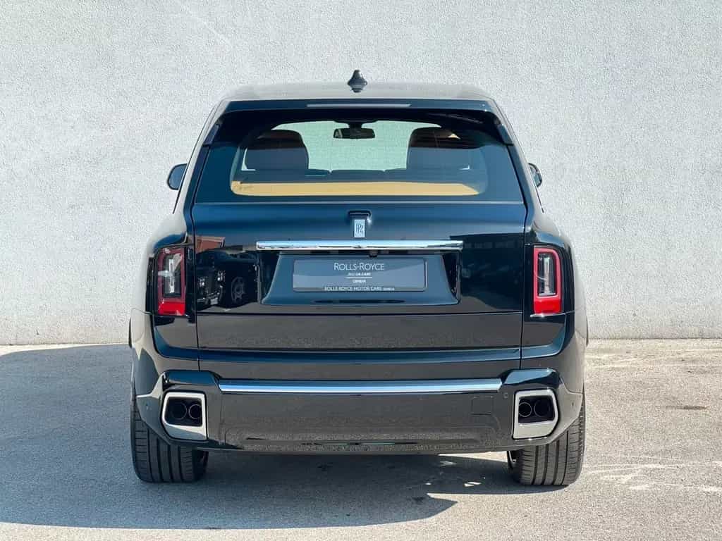 Rolls-Royce Cullinan - null-photo-5