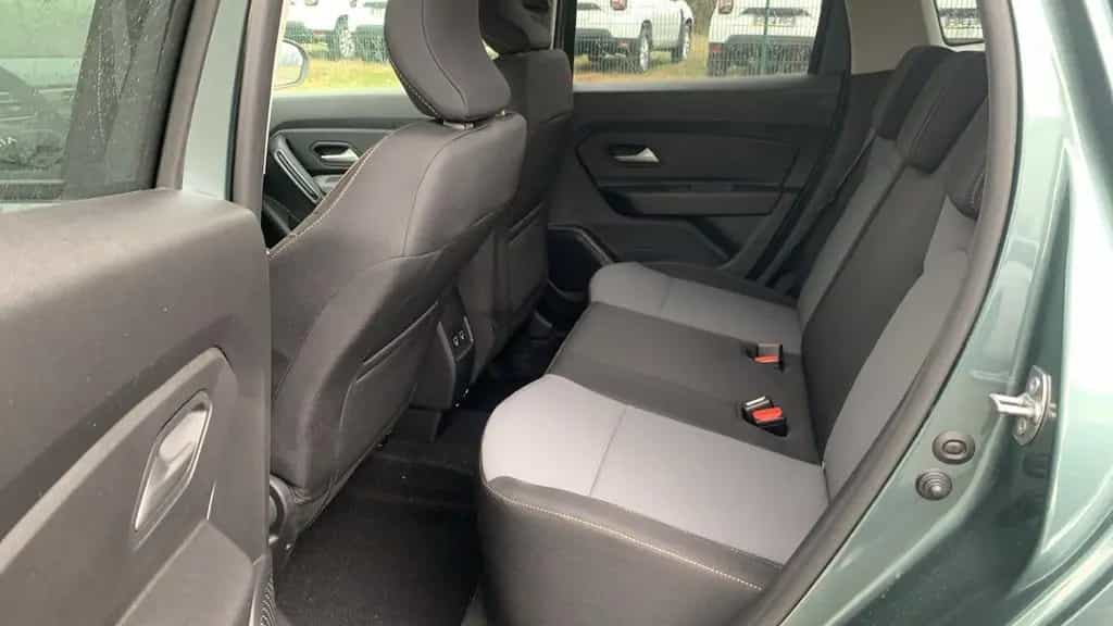 Dacia Duster EXTREME II 1.3 TCe 130 NAVI+CARPLAY+LED 04/2024-photo-10