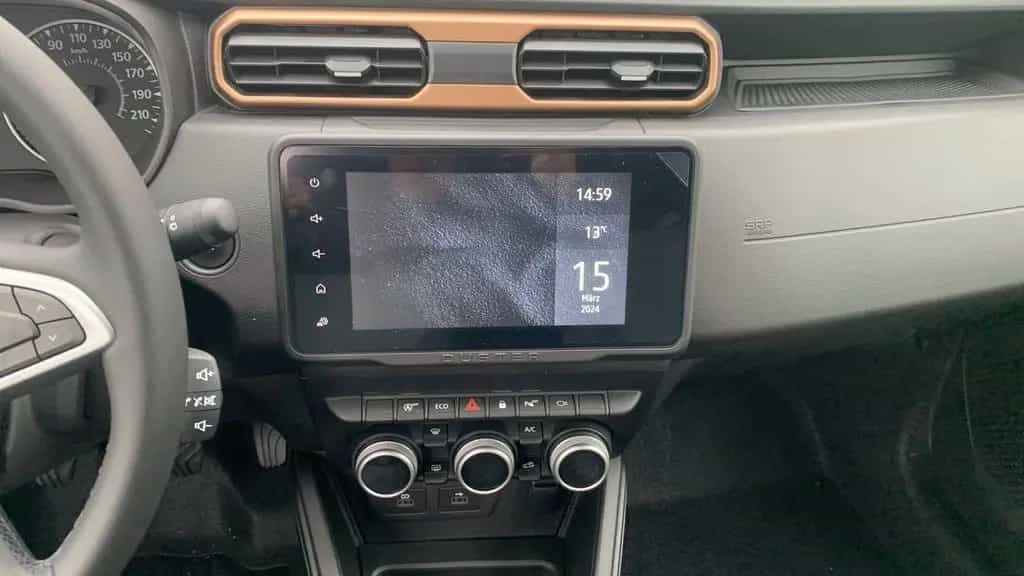 Dacia Duster EXTREME II 1.3 TCe 130 NAVI+CARPLAY+LED 04/2024-photo-17