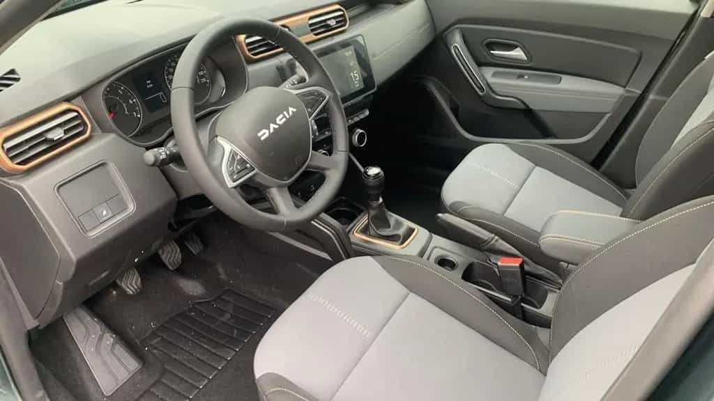 Dacia Duster EXTREME II 1.3 TCe 130 NAVI+CARPLAY+LED 04/2024-photo-8