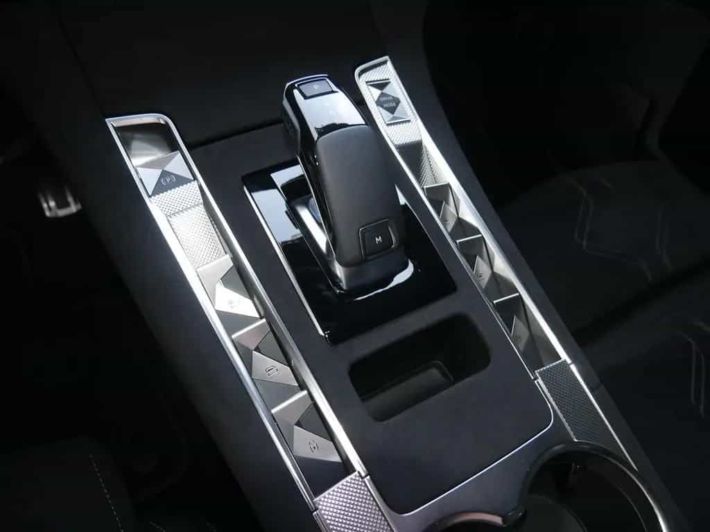 DS Automobiles DS7 (Crossback) DS 7 Crossback Performance Line+ BlueHDi 130 LED 03/2024-photo-12