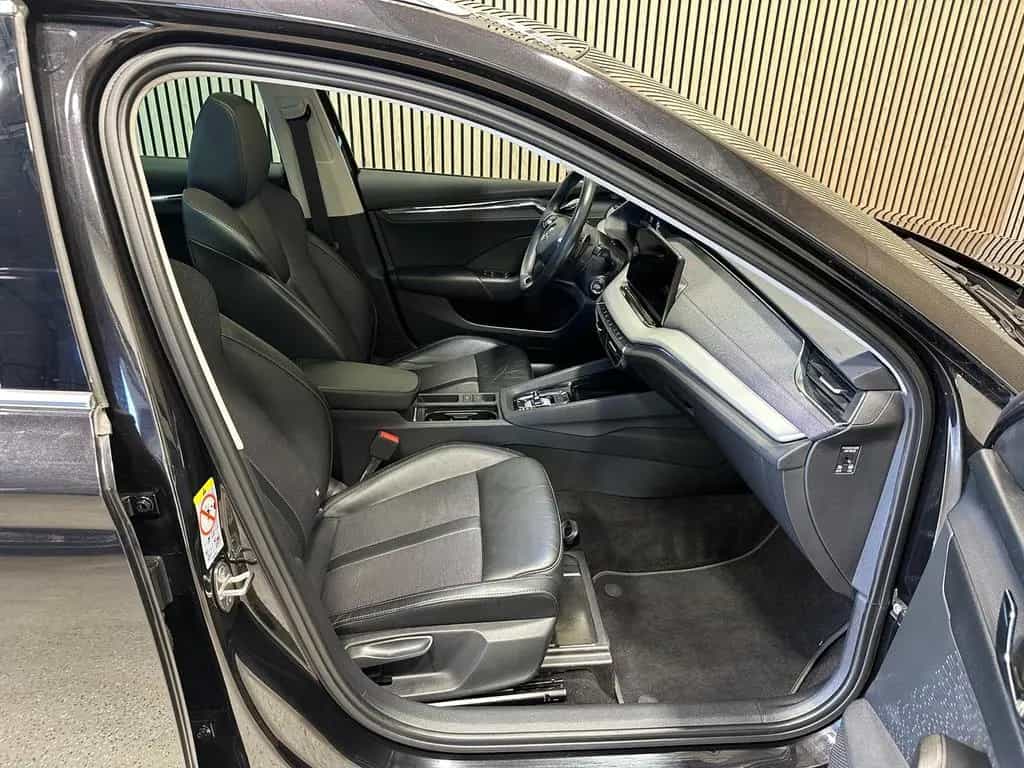 Skoda Octavia Combi 1.5 TSI e-TEC Style LED|PANO|Leder 01/2022-photo-10