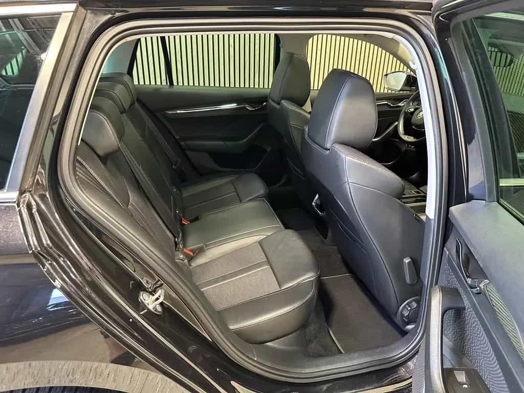 Skoda Octavia Combi 1.5 TSI e-TEC Style LED|PANO|Leder 01/2022-photo-19