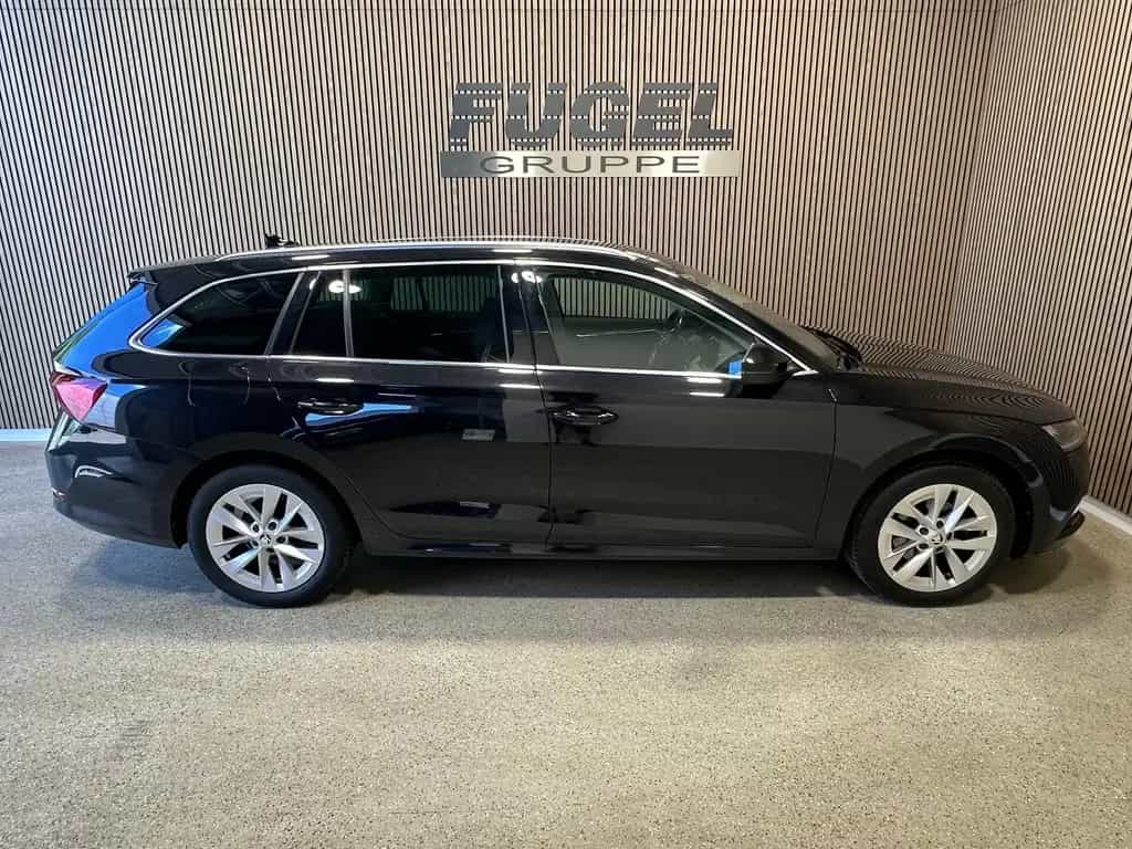 Skoda Octavia Combi 1.5 TSI e-TEC Style LED|PANO|Leder 01/2022-photo-28