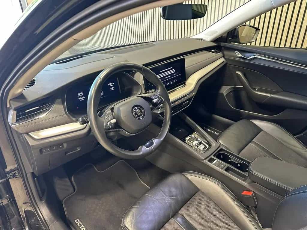 Skoda Octavia Combi 1.5 TSI e-TEC Style LED|PANO|Leder 01/2022-photo-6