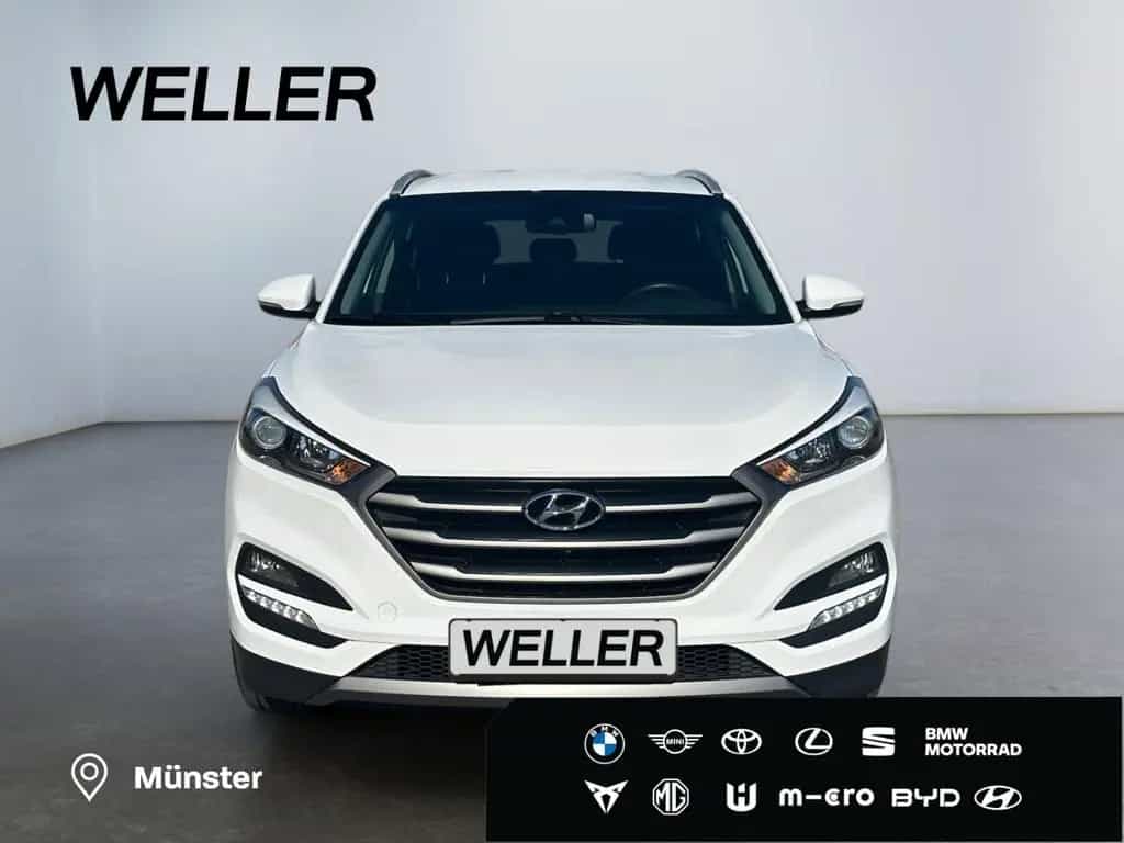 Hyundai TUCSON 1.6 Intro Edition *Navi*Kamera*SHZ*PDC*DA 08/2015-photo-1