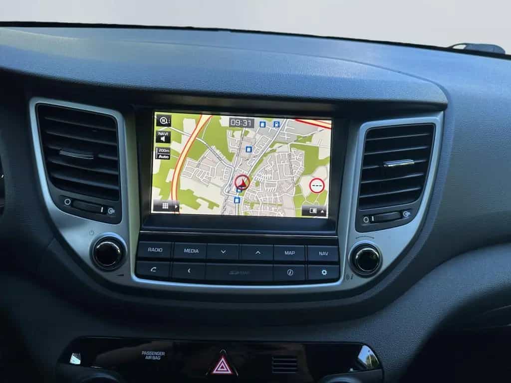 Hyundai TUCSON 1.6 Intro Edition *Navi*Kamera*SHZ*PDC*DA 08/2015-photo-15