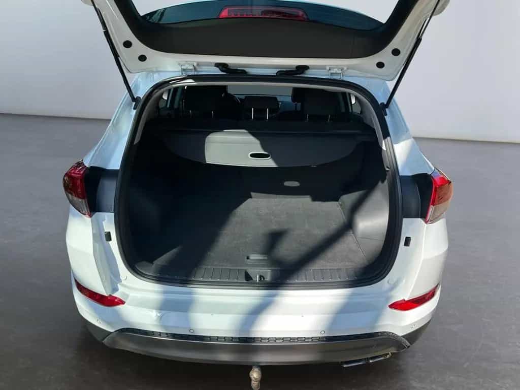 Hyundai TUCSON 1.6 Intro Edition *Navi*Kamera*SHZ*PDC*DA 08/2015-photo-17