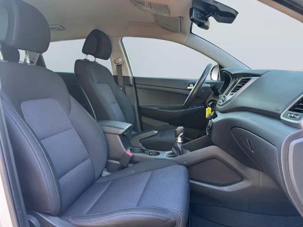 Hyundai TUCSON 1.6 Intro Edition *Navi*Kamera*SHZ*PDC*DA 08/2015-photo-20