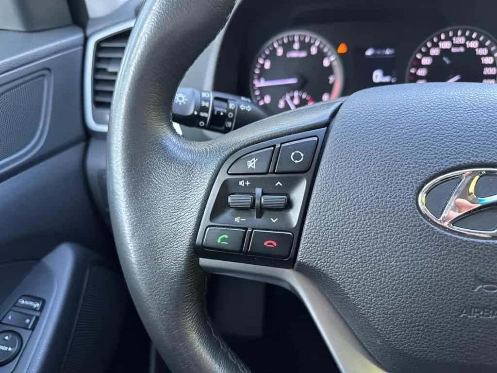 Hyundai TUCSON 1.6 Intro Edition *Navi*Kamera*SHZ*PDC*DA 08/2015-photo-24